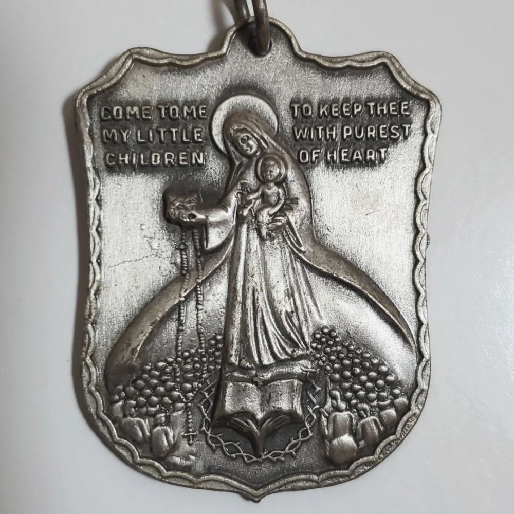 Large Vintage Solid Heavy Badge Shape Madonna & Child Medal Unity and Peace - Picture 2 of 6